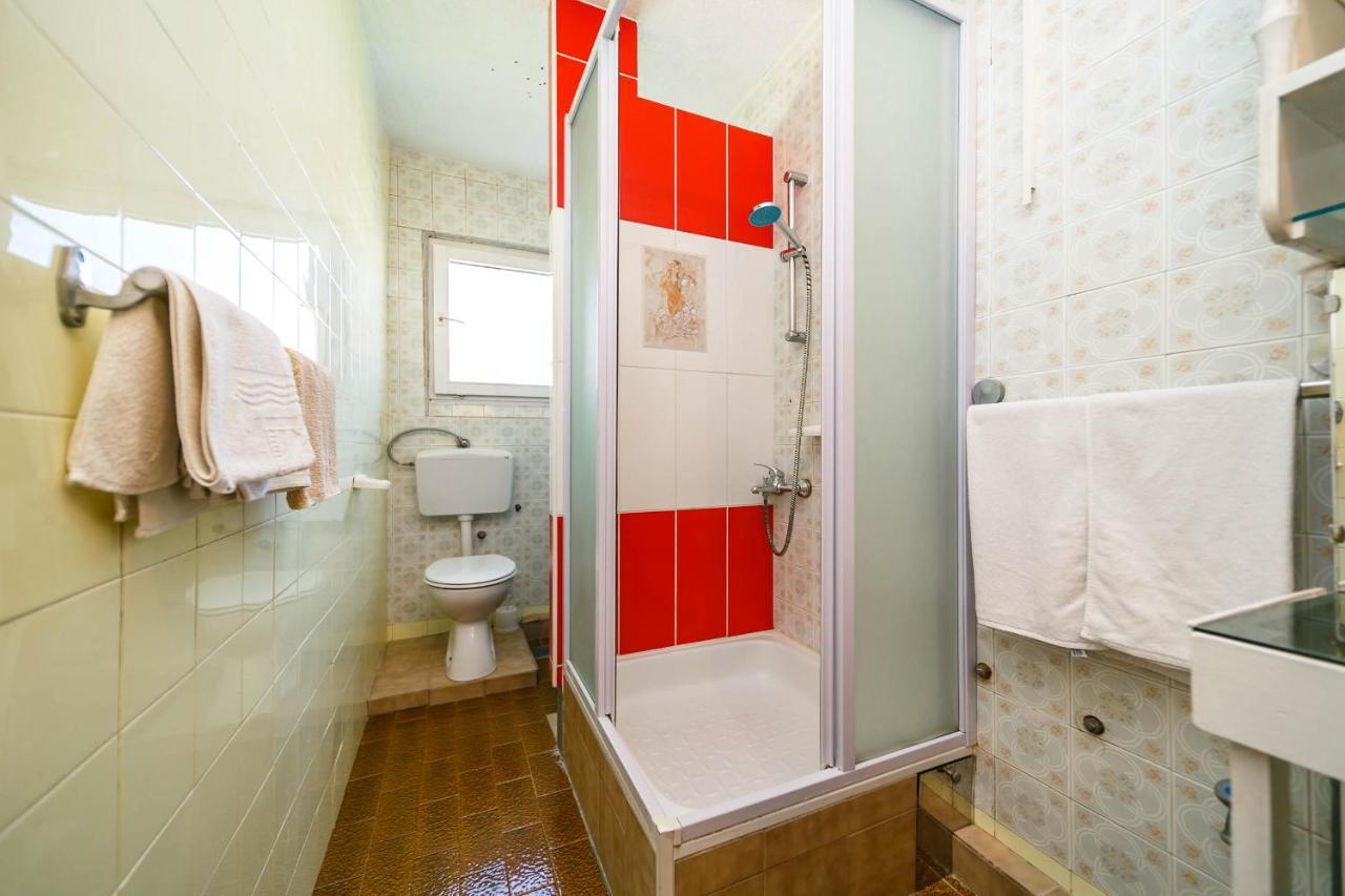 Guesthouse Ivkovic Крк Екстер'єр фото