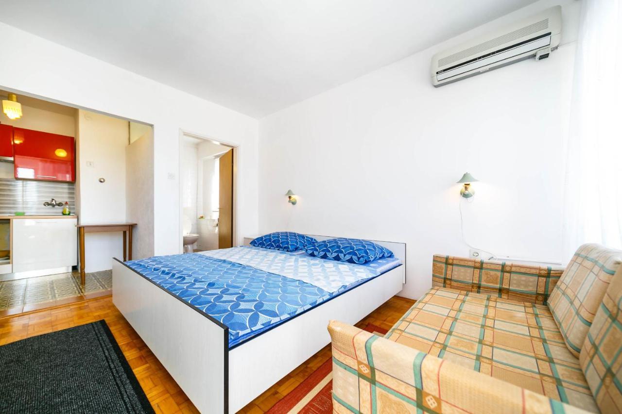 Guesthouse Ivkovic Крк Екстер'єр фото